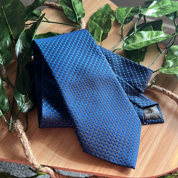 Gucci Silk Tie - Picture 8 of 16